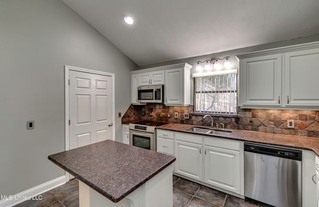 110 Meadowview Drive, Brandon, MS 39047