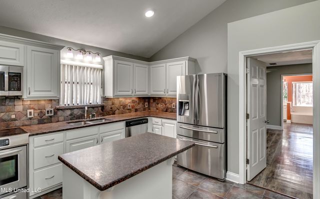 110 Meadowview Drive, Brandon, MS 39047