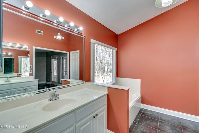 110 Meadowview Drive, Brandon, MS 39047