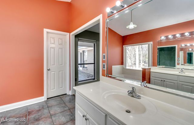 110 Meadowview Drive, Brandon, MS 39047