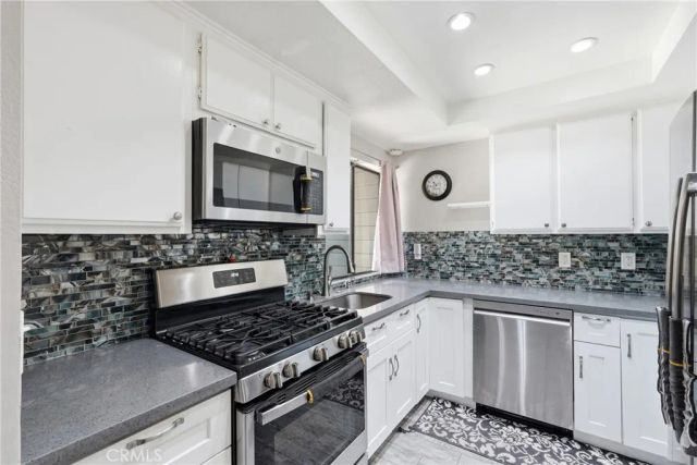 8340 Penfield Ave 35, Winnetka, CA 91306