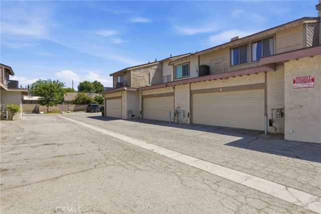 8340 Penfield Ave 35, Winnetka, CA 91306