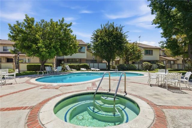 8340 Penfield Ave 35, Winnetka, CA 91306