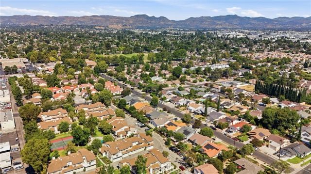8340 Penfield Ave 35, Winnetka, CA 91306