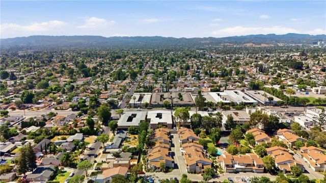 8340 Penfield Ave 35, Winnetka, CA 91306