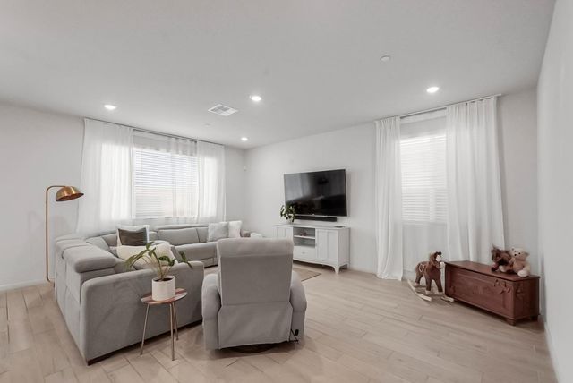 6948 Mauna Loa, Stockton, CA 95219