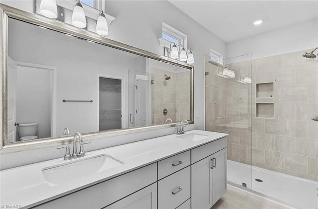 725 Cinnamon Hill Drive, Winston-salem, NC 27106