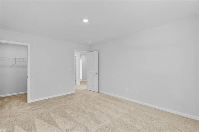 725 Cinnamon Hill Drive, Winston-salem, NC 27106