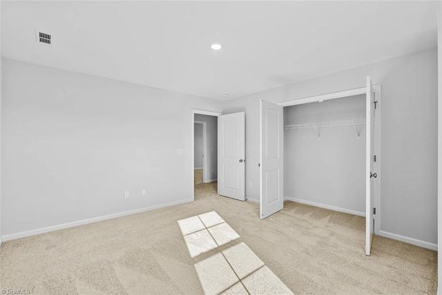 725 Cinnamon Hill Drive, Winston-salem, NC 27106