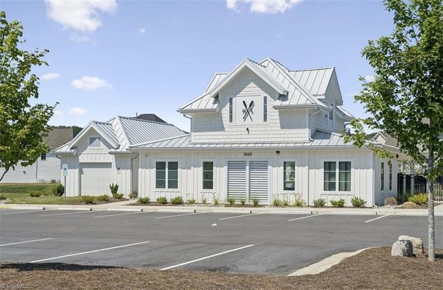 725 Cinnamon Hill Drive, Winston-salem, NC 27106