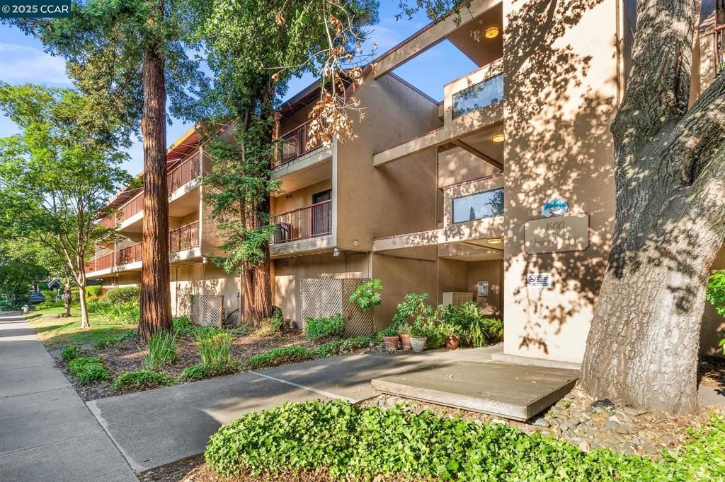 1600 Carmel Drive 15, Walnut Creek, CA 94596