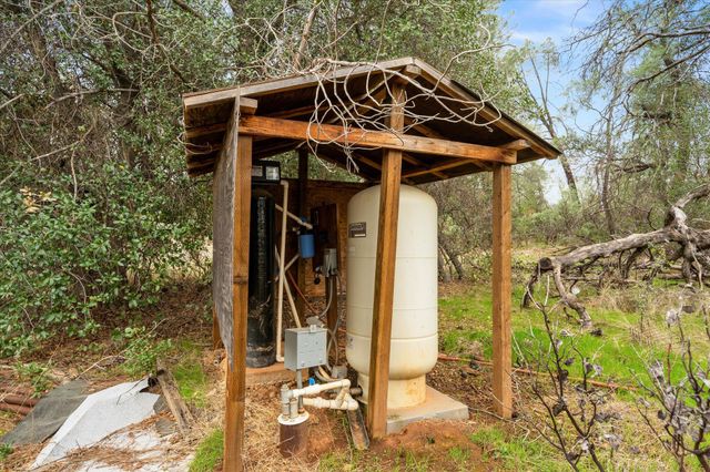 16578 Blue Horse Road, Anderson, CA 96007