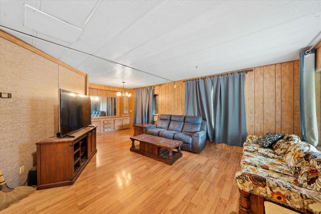 16578 Blue Horse Road, Anderson, CA 96007