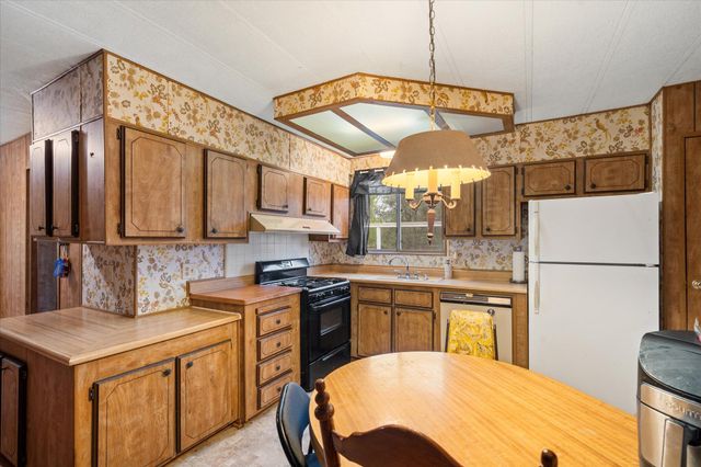 16578 Blue Horse Road, Anderson, CA 96007