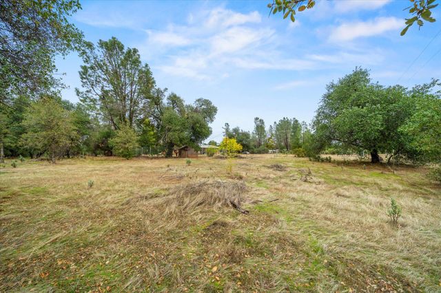 16578 Blue Horse Road, Anderson, CA 96007