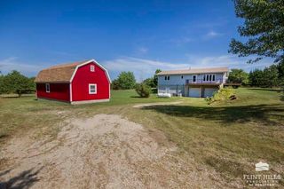 2298 8th Road, Clay Center, KS 67432