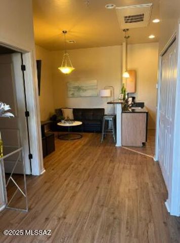 2026 E River Rd Unit 204, Tucson, AZ 85718