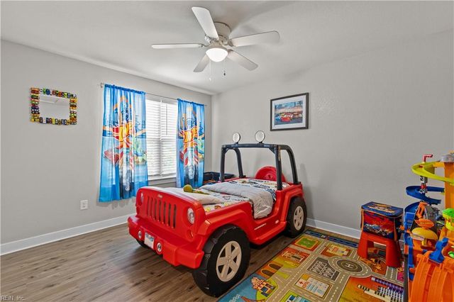 781 Big Bear LN, Chesapeake, VA 23323