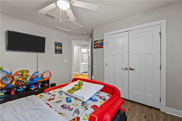 781 Big Bear LN, Chesapeake, VA 23323