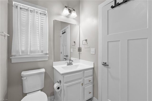 781 Big Bear LN, Chesapeake, VA 23323