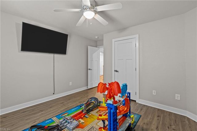781 Big Bear LN, Chesapeake, VA 23323