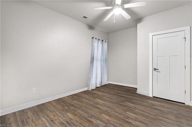 781 Big Bear LN, Chesapeake, VA 23323
