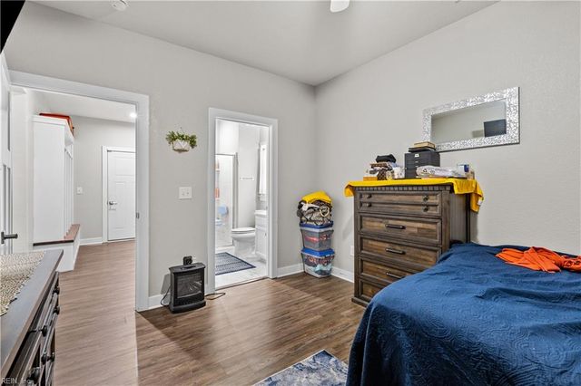 781 Big Bear LN, Chesapeake, VA 23323