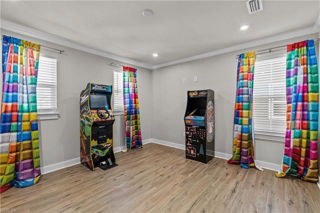 781 Big Bear LN, Chesapeake, VA 23323