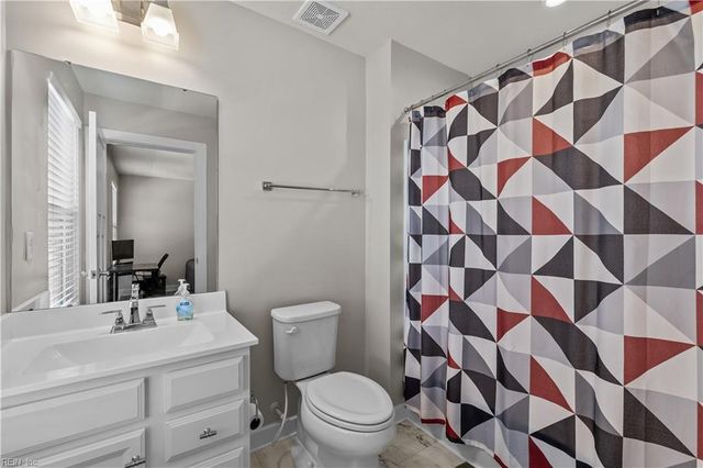 781 Big Bear LN, Chesapeake, VA 23323