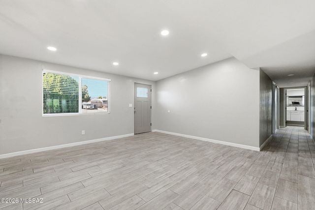 9240 E Dolores Street, Tucson, AZ 85730