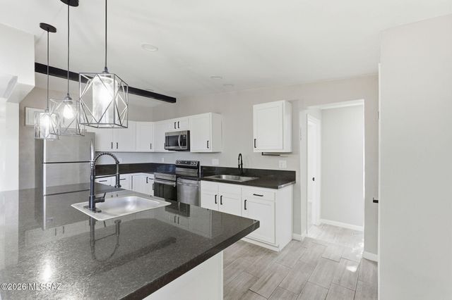 9240 E Dolores Street, Tucson, AZ 85730