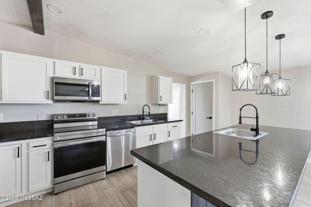 9240 E Dolores Street, Tucson, AZ 85730