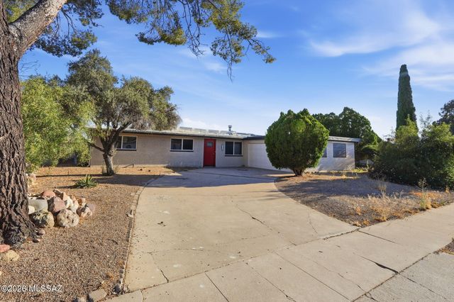 9240 E Dolores Street, Tucson, AZ 85730