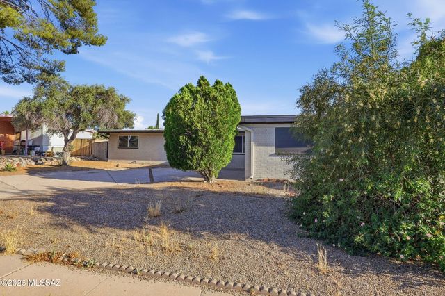 9240 E Dolores Street, Tucson, AZ 85730