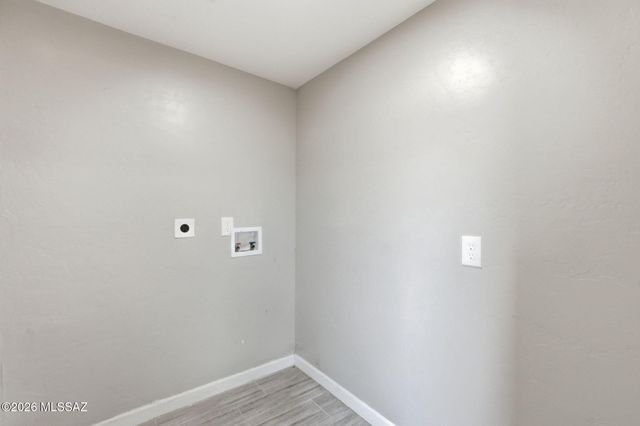 9240 E Dolores Street, Tucson, AZ 85730