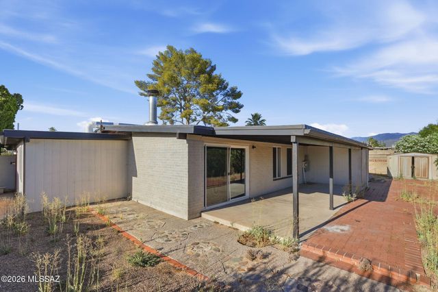 9240 E Dolores Street, Tucson, AZ 85730