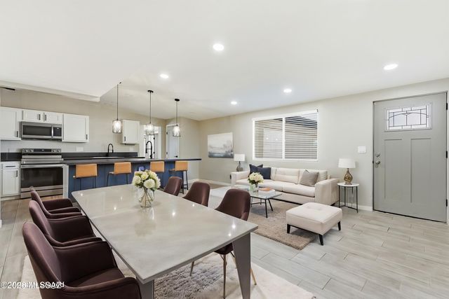 9240 E Dolores Street, Tucson, AZ 85730