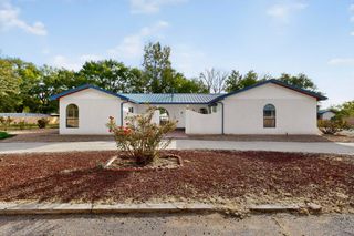 7 Connie Lane, Los Lunas, NM 87031