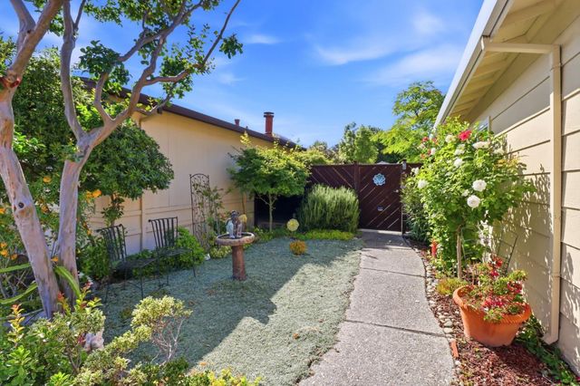 213 Mountain Springs Drive 213, San Jose, CA 95136