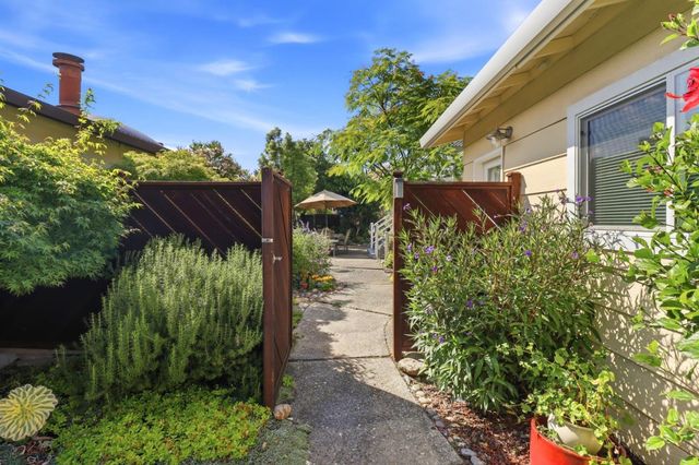 213 Mountain Springs Drive 213, San Jose, CA 95136