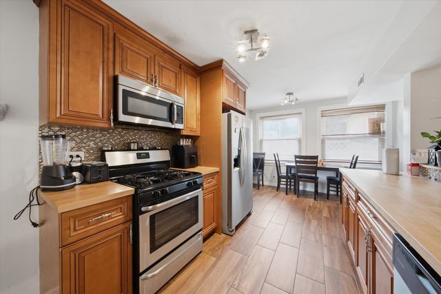 6414 37th Street, Berwyn, IL 60402