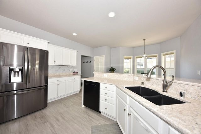 N59W17764 Meadow COURT, Menomonee Falls, WI 53051