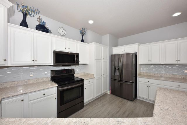 N59W17764 Meadow COURT, Menomonee Falls, WI 53051