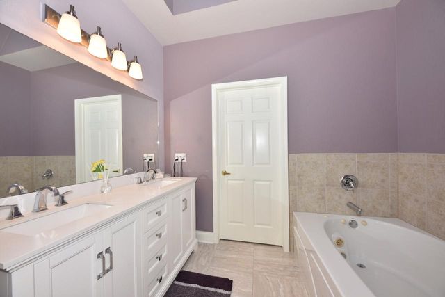 N59W17764 Meadow COURT, Menomonee Falls, WI 53051