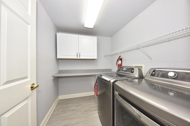 N59W17764 Meadow COURT, Menomonee Falls, WI 53051