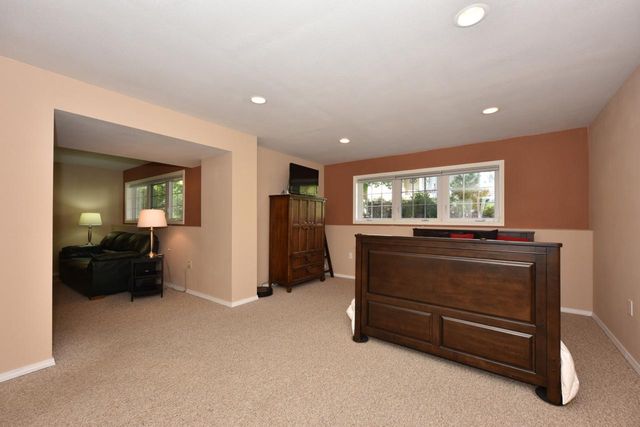 N59W17764 Meadow COURT, Menomonee Falls, WI 53051