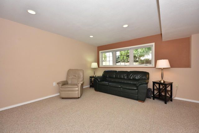 N59W17764 Meadow COURT, Menomonee Falls, WI 53051