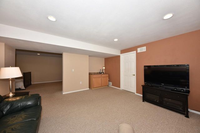 N59W17764 Meadow COURT, Menomonee Falls, WI 53051