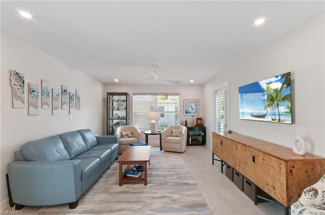 636 12th AVE S 636, Naples, FL 34102