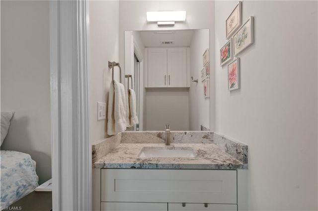 636 12th AVE S 636, Naples, FL 34102